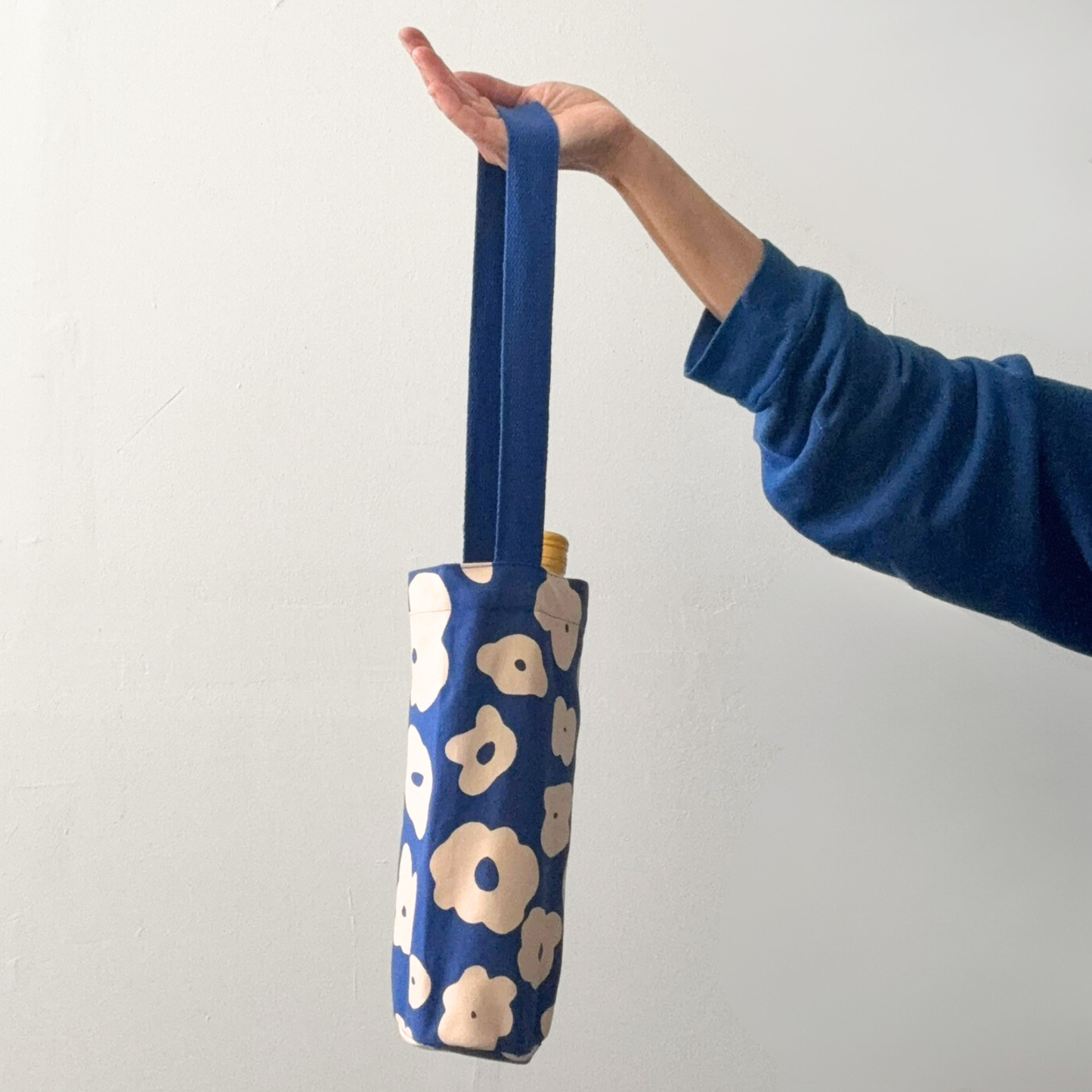 Jenny Pennywood - Wine Tote - Celeste - White - Cobalt