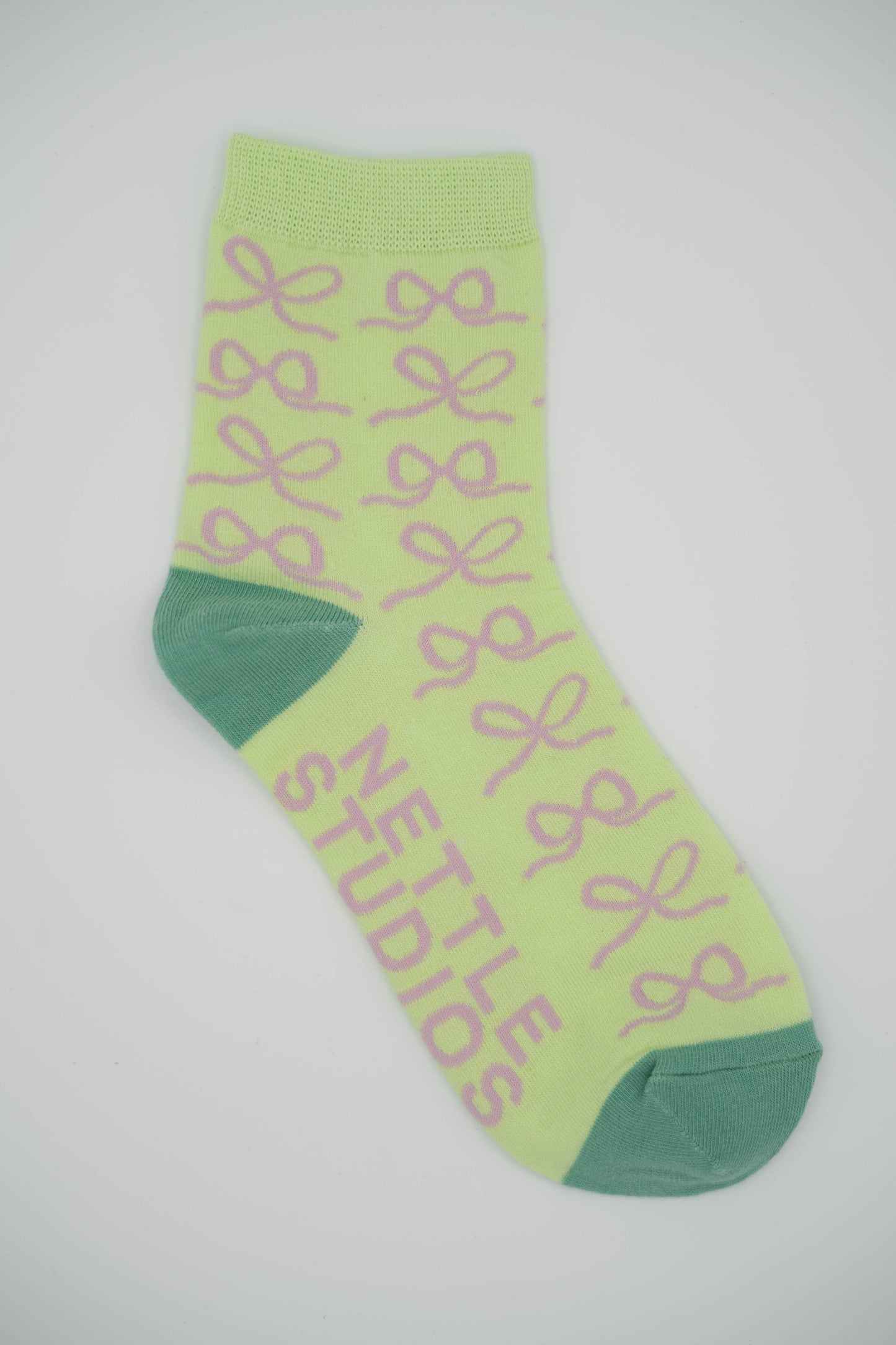 Nettle Studios - Women’s Cotton Ankle Socks - Limelight Bows