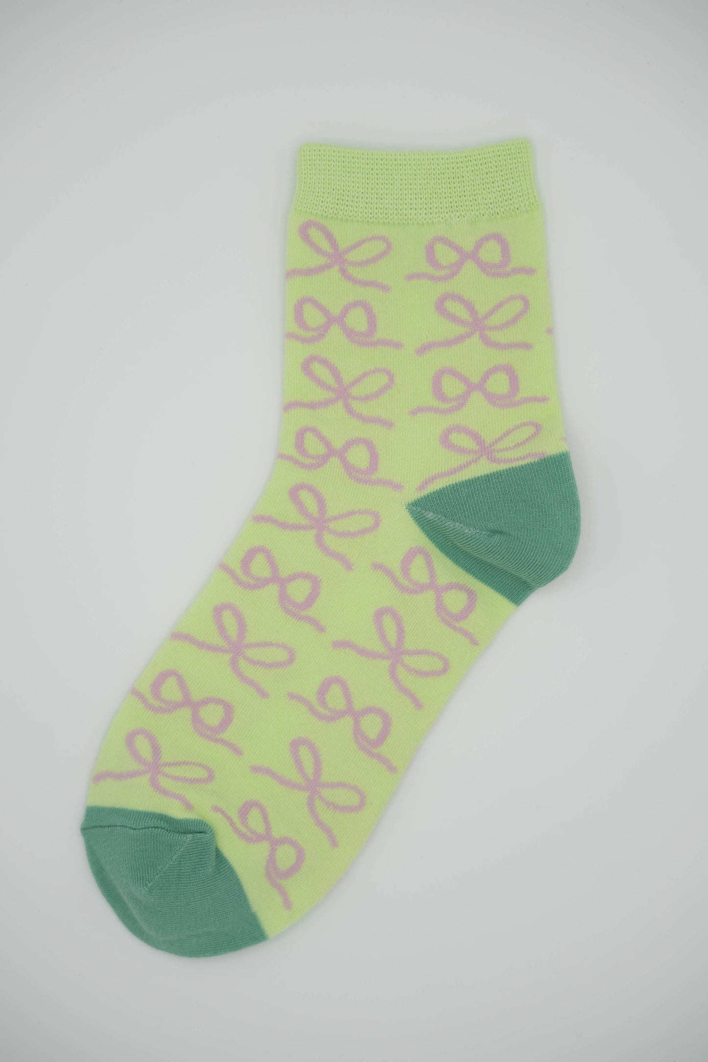 Nettle Studios - Women’s Cotton Ankle Socks - Limelight Bows