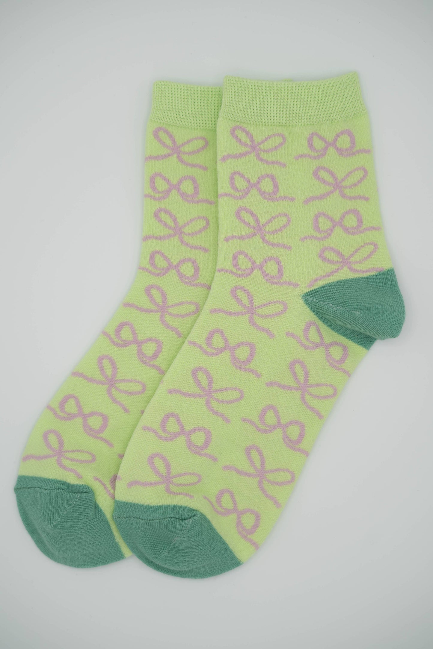 Nettle Studios - Women’s Cotton Ankle Socks - Limelight Bows