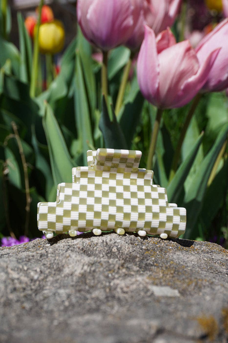Paulina Otero - Pyramid Hair-Claw in Green Checkerboard