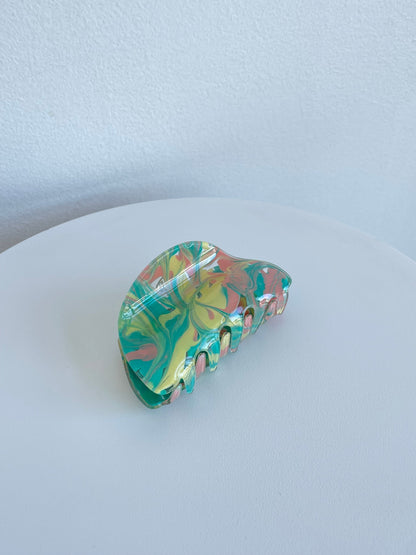 Rounded Check Hair Claw